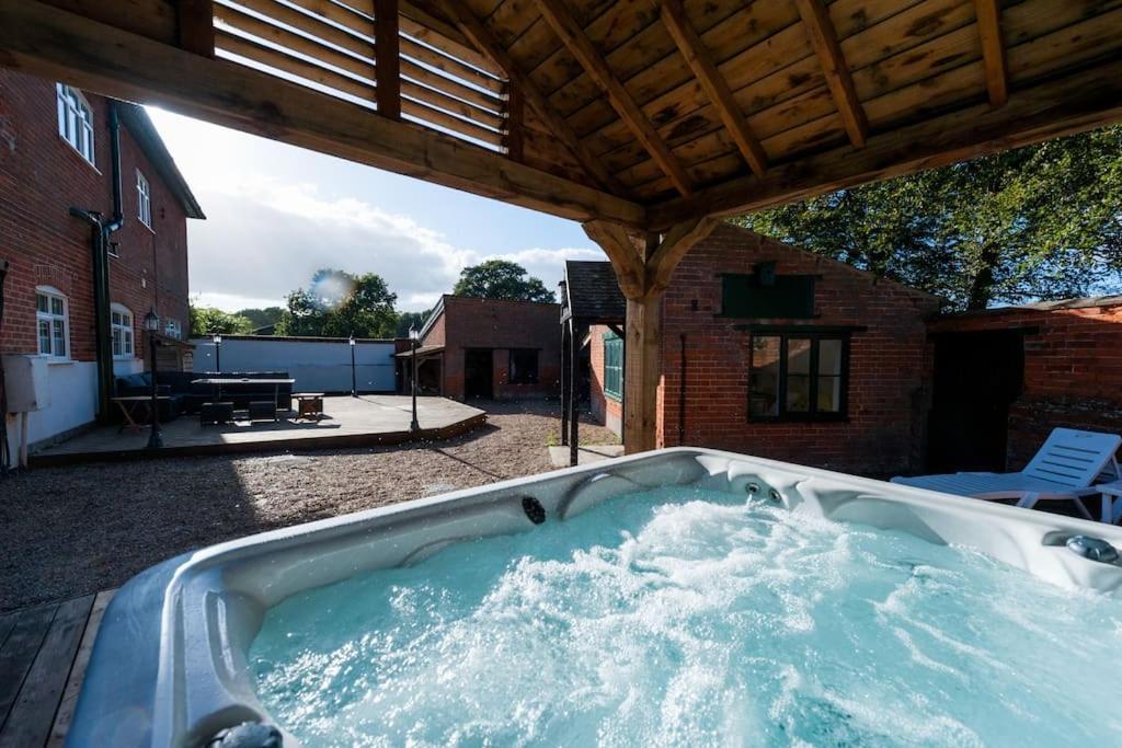 Firs Sleeps 15 Stunning Country House With Hot Tub Sudbourne Exterior photo
